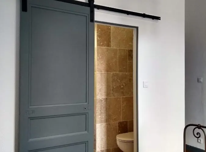 Number15 Bed & Breakfast 4*