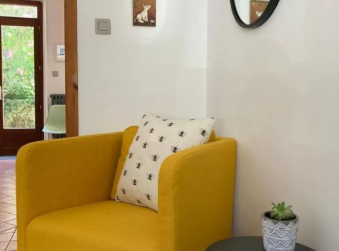 Number15 Bed & Breakfast 4*